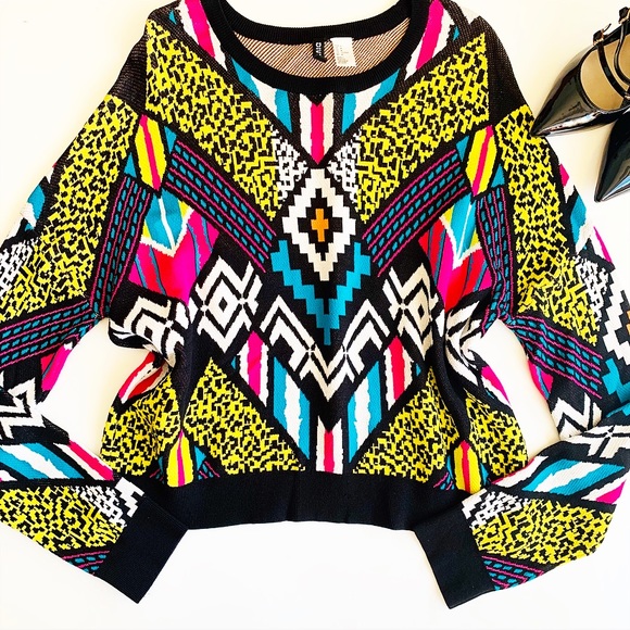 H&M Sweaters - H&M DIVIDED Printed Sweater 🖤💛
